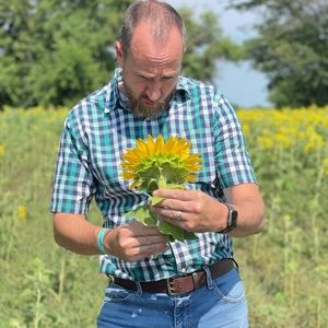 Meet your Posher, Damien